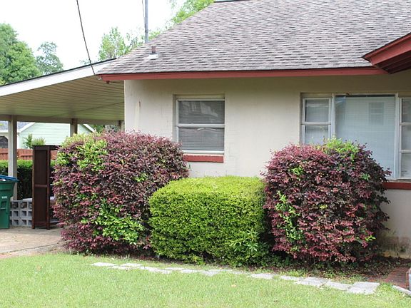 2nd image of 2992 Caledonia St