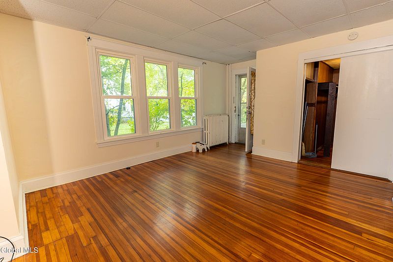 5th image of 454 Ontario Street