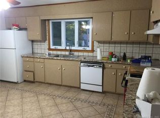 24 Pinecrest Ave #4, Ansonia, CT 06401