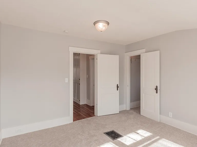 3026 Sewell St — Photo 17