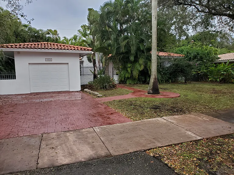 1439 Miller Rd — Photo 1