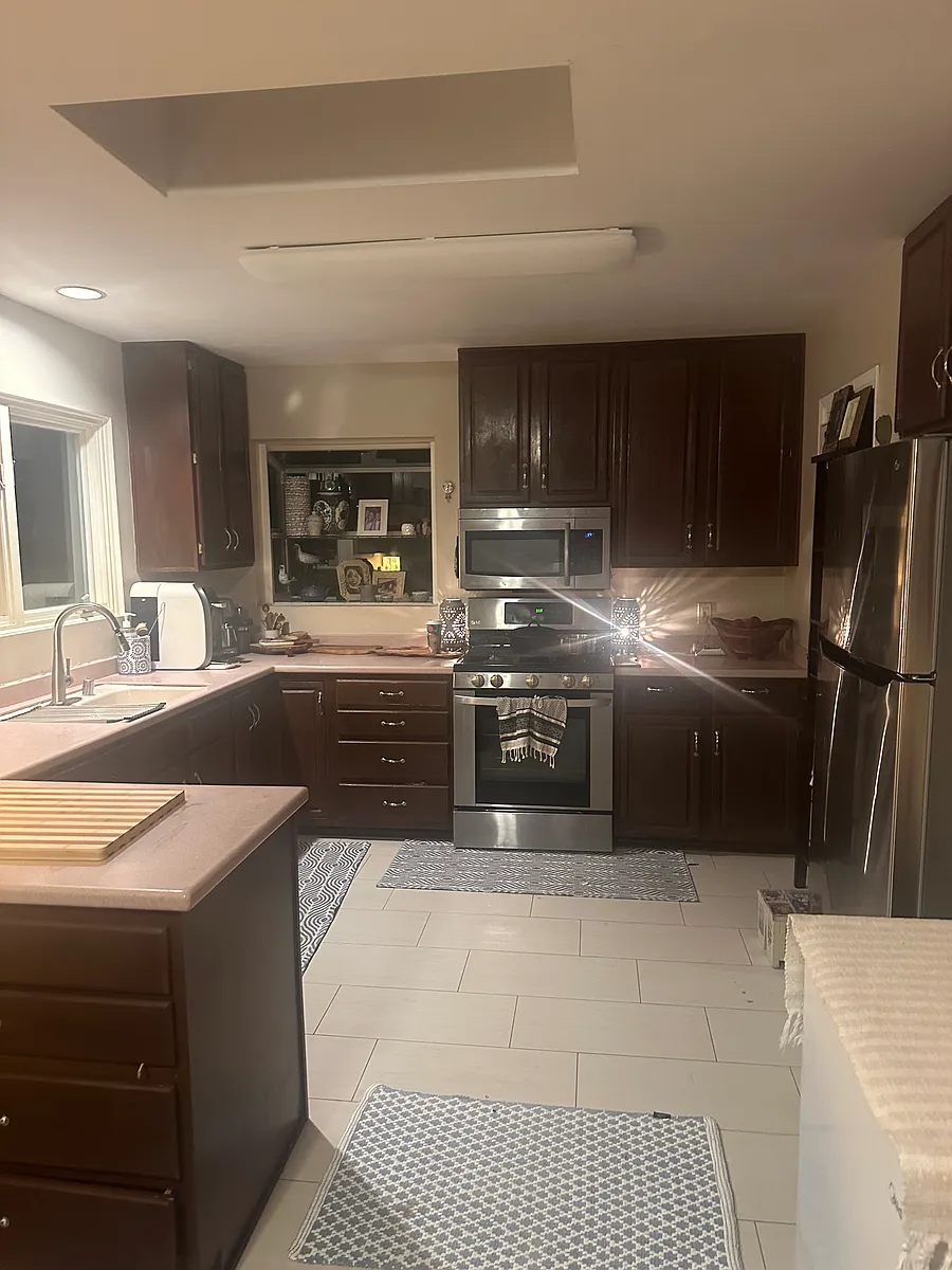 Building Photo - 1651 Highland Dr #1