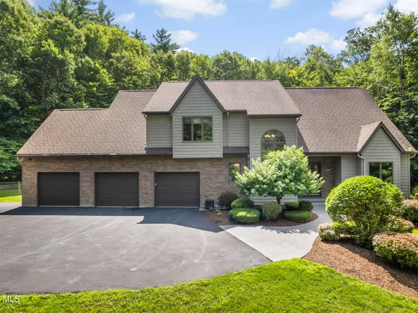 82 Pickle Hill Road, Lake George, NY 12804