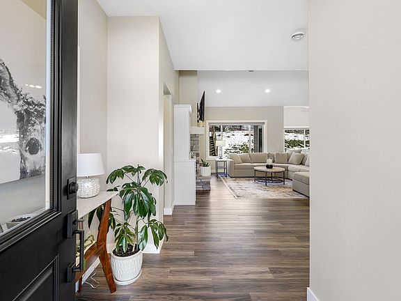 2nd image of 11430 Legacy Ct