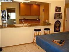 5th image of 48 Woodford Dr