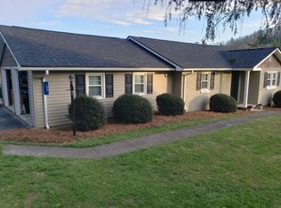 33 Church Rd, Fairview, NC 28730