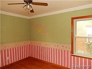 4th image of 6625 Winona Ave