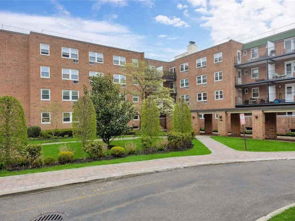 32 Pearsall Avenue #4E, Glen Cove, NY 11542