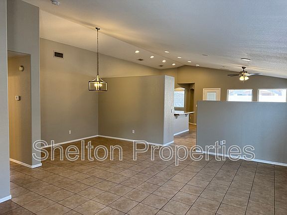 4th image of 17476 W Coyote Trail Dr