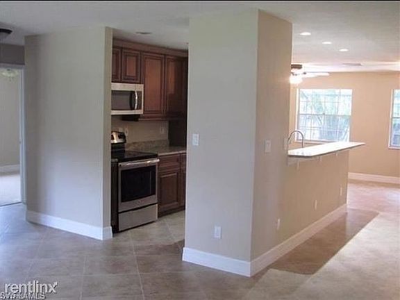 4th image of 1637 Vivian Ln