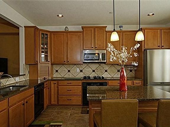 2nd image of 1465 Fox Run Dr