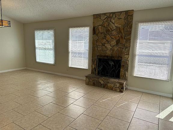 2nd image of 3410 Fox Ridge St