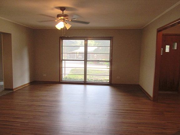 3rd image of 620 Mr Henrys Dr