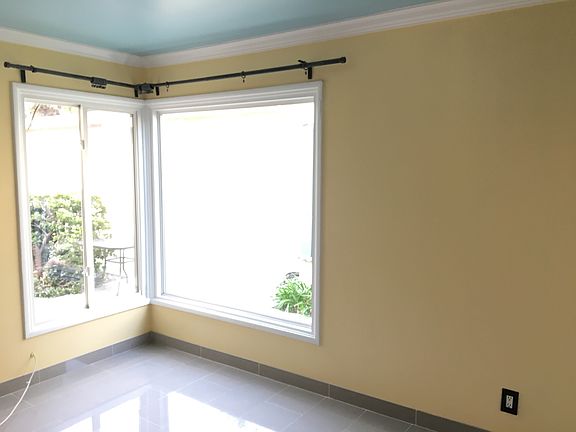 2nd image of 7330 La Jolla Blvd
