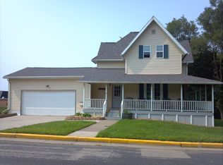 71 Alma St, Benton, WI 53803