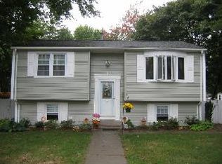 9 Astral St, Warwick, RI 02888