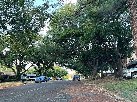 4th image of 7017 Oakland Ln