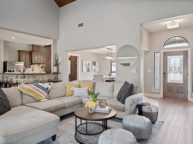 Lazy Oaks Ln — Photo 9