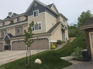 1135 Ridge Creek Cir, Waukesha, WI 53186