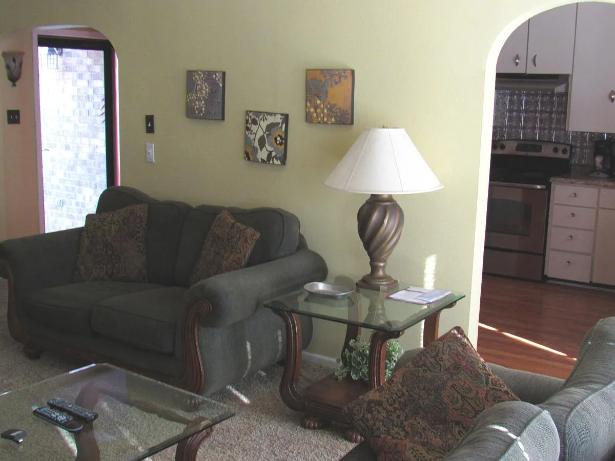 3 bed, 1724 sqft, $2,650 — Photo 2