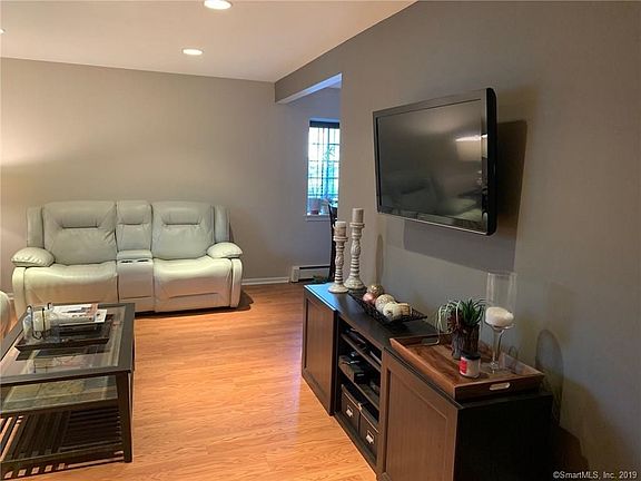 2nd image of 501 Swanson Cres #501