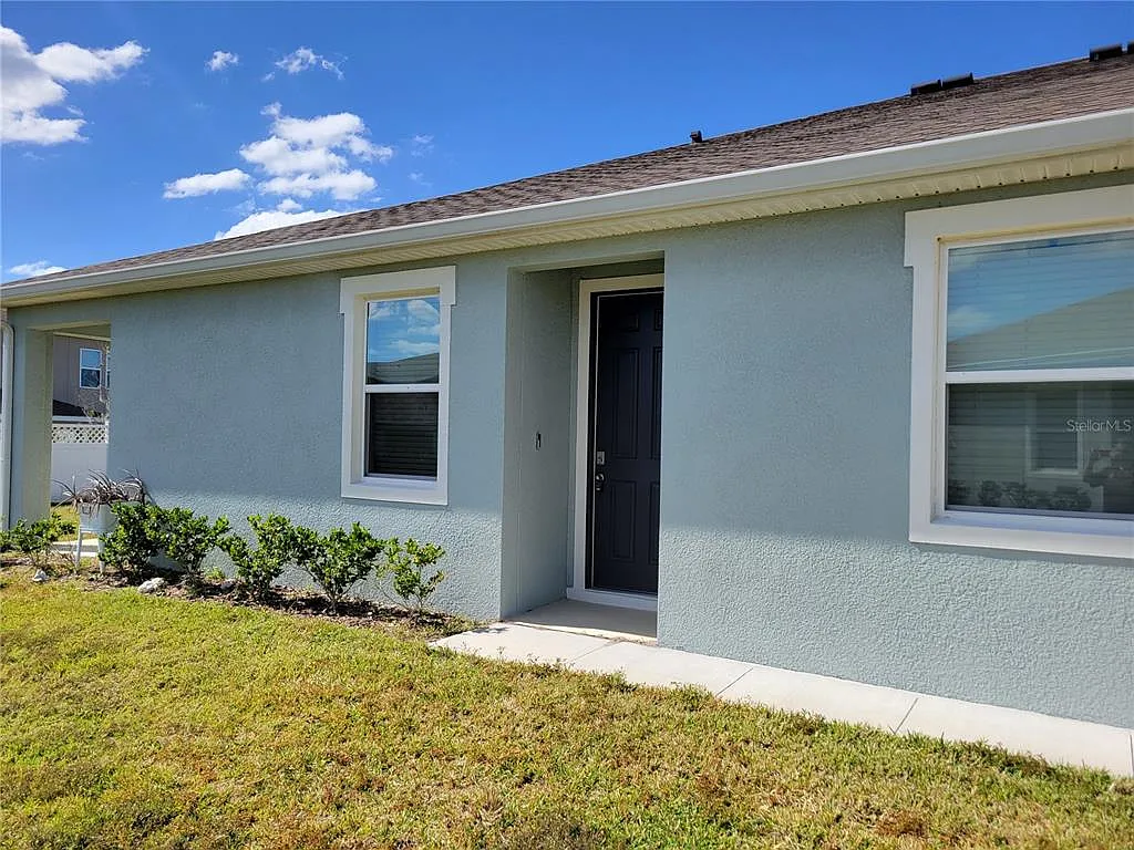 3 bed, 2.0 bath, 1587 sqft, $2,200 — Photo 3