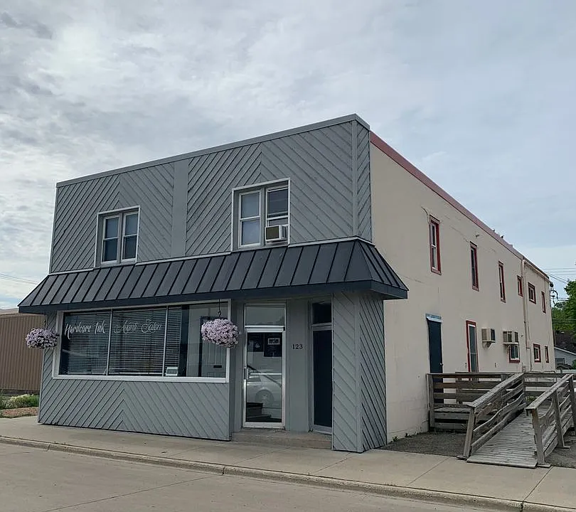 123 Main Ave W