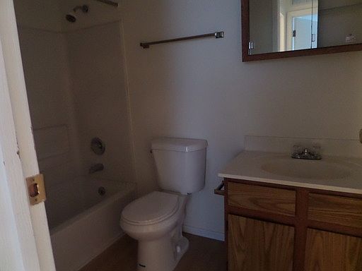 3rd image of 50 Heffron Dr APT F