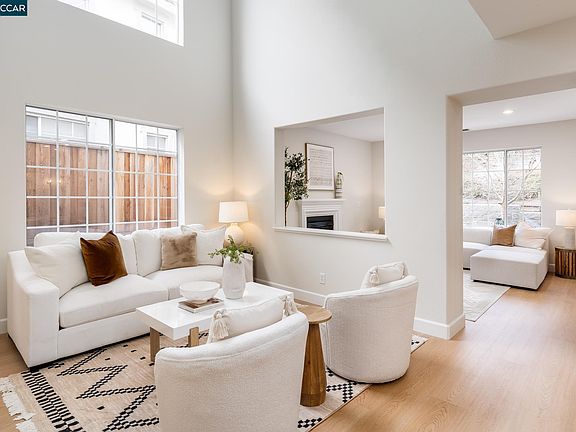 3rd image of 170 Shadowhill Cir