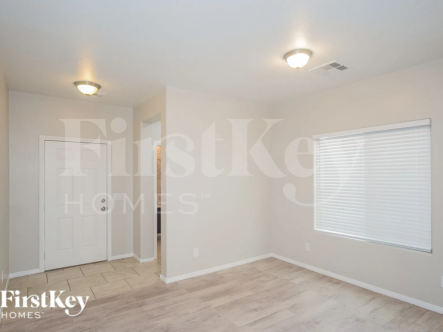 3 bed, 2.5 bath, 1979 sqft, $2,225 — Photo 2