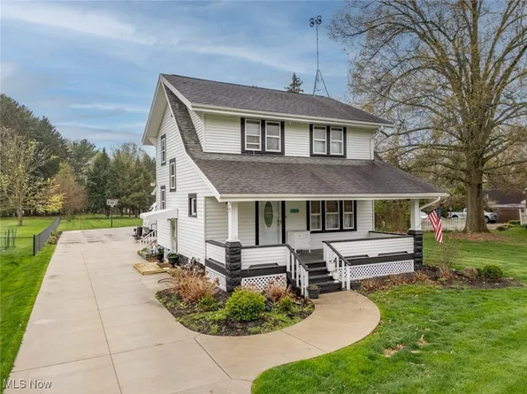 1034 Schneider St SE, N Canton, OH 44720