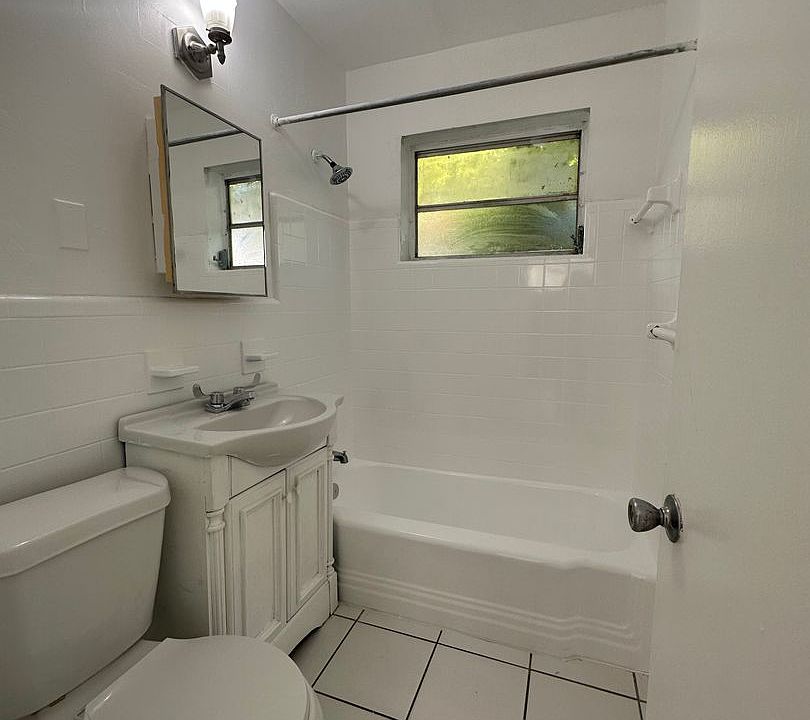 2nd image of 3050 W Flagler St APT 2