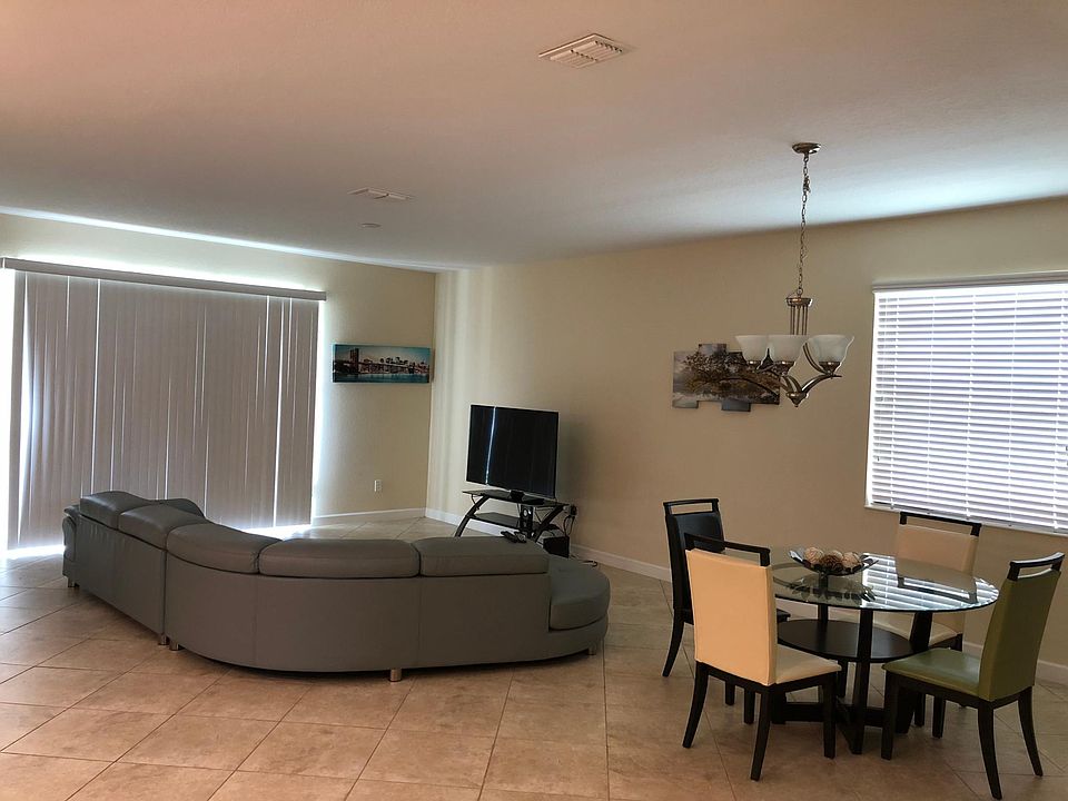 2nd image of 1574 Thetford Cir
