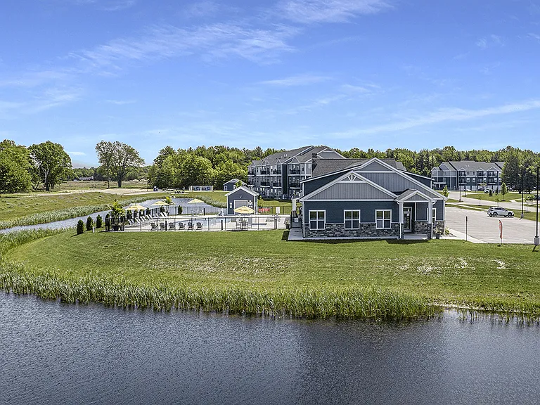 The Best of Lakeside Living