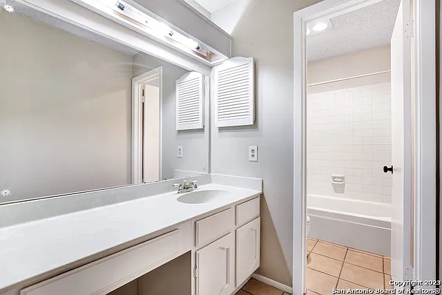 8138 Raritan St — Photo 17