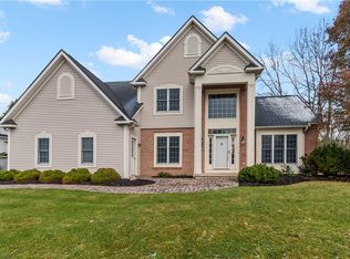 4 Sanibel Dr, Fairport, NY 14450