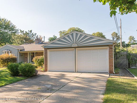 3rd image of 2812 Cooley Dr