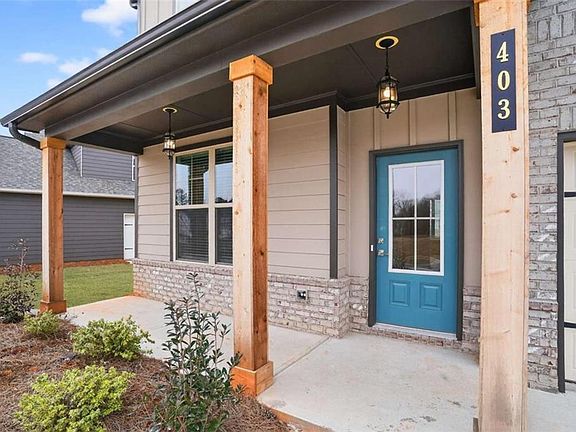 3rd image of 403 Bass Cir