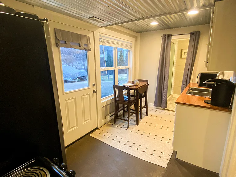 926 Archer St — Photo 13