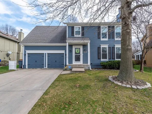 15635 S Apache St, Olathe, KS 66062