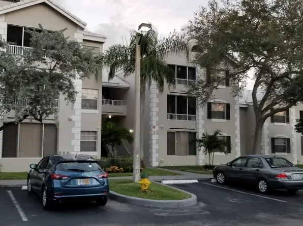 2811 N Oakland Forest Dr, Fort Lauderdale, FL