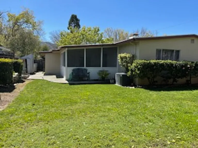 2347 Venndale Ave — Photo 12