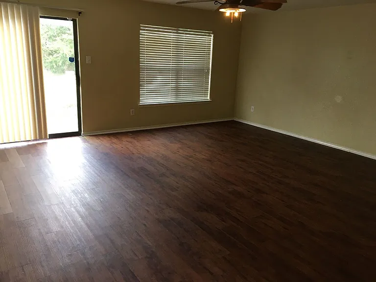 10328 Garbacz Dr — Photo 6