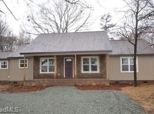 1610 Southmont Dr, Asheboro, NC 27205
