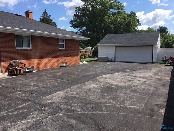 4th image of 6014 Meteor Ave