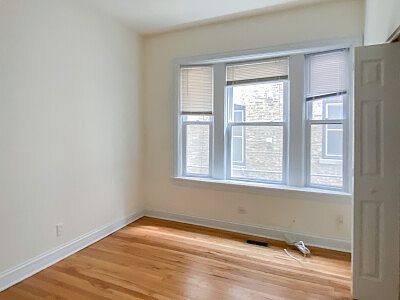3rd image of 3818-1 N Sheffield Ave #3818-1