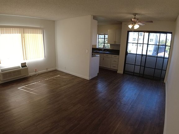 3rd image of 4124 1/2 Eagle Rock Blvd #102