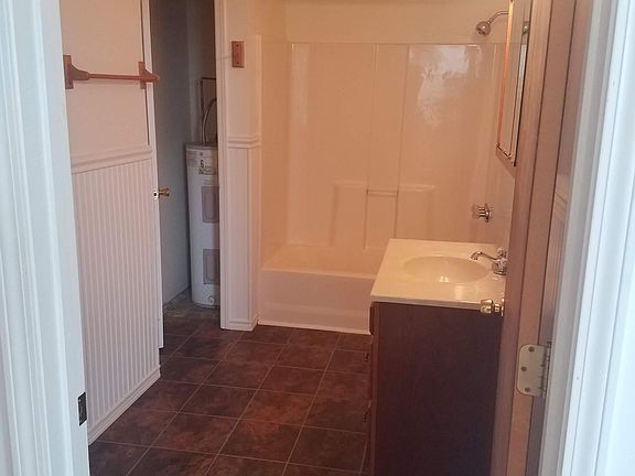 4th image of 101 E Harrison St APT 3