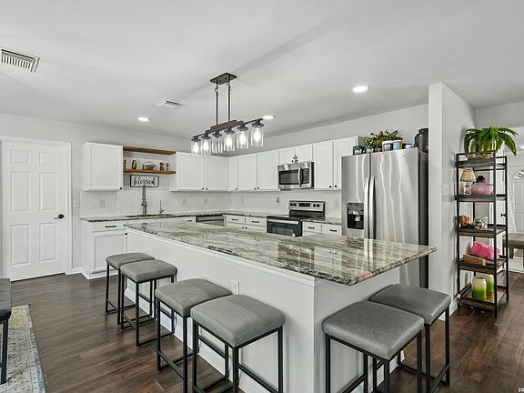 3rd image of 6434 Maverick Oak Dr