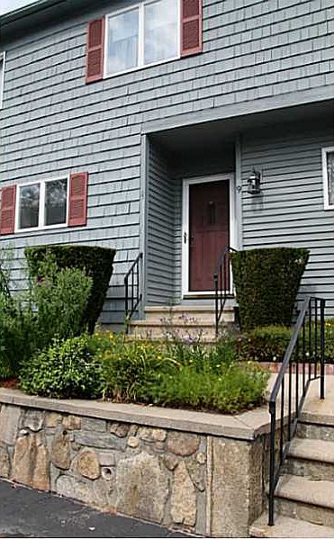 1st image of 100 Hoffman Ave APT 9